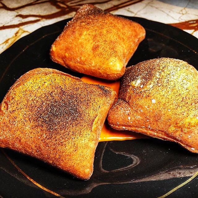 EatingBeagles's tweet photo. Pimen-gnets ⁦@EmberMiami⁩ ⁦@designdistrict⁩ https://t.co/uBN3VUzhT6