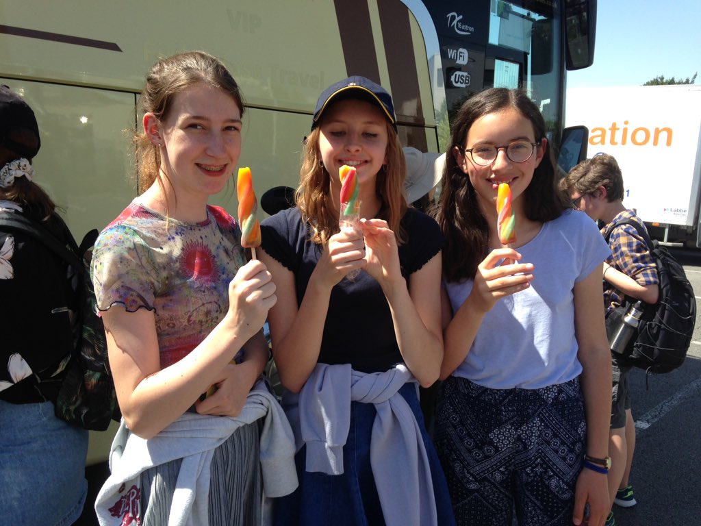 SPFHistory's tweet photo. SPF Year 9 Arras 31 degrees and sunny! - coping strategies. @SPFSeniors @AngliaTours #SPFConnected https://t.co/Sn80QtVkOu