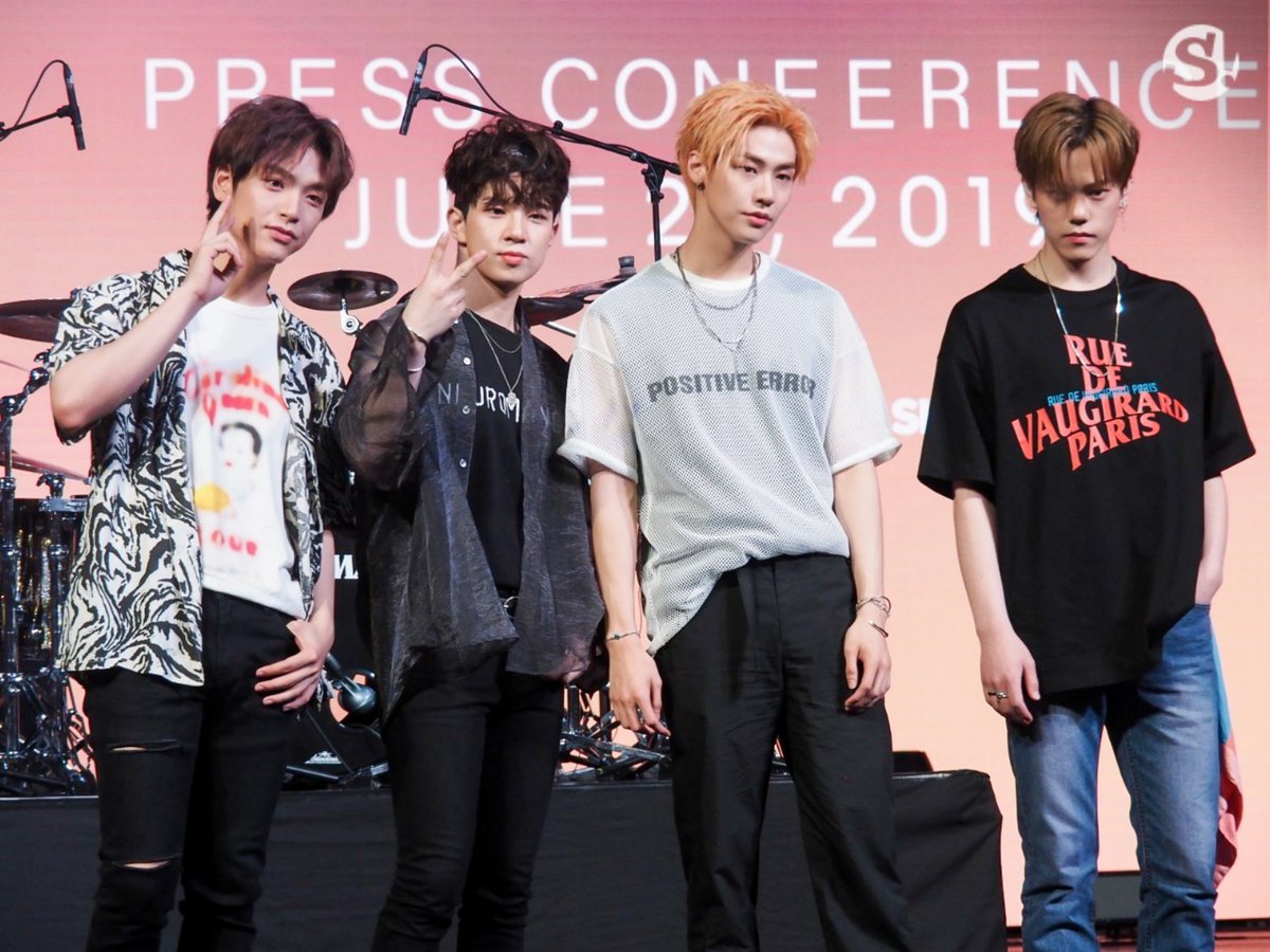 Sanook's tweet photo. บรรยากาศงานแถลงข่าว 2019 N. Flying Live 'Up All Night' in Bangkok 
Q:บัตรของพวกคุณขายหมดเกลี้ยงเลย รู้สึกยังไงบ้าง
*กระโดดดีใจ* ซึงฮยอบ: ปีที่แล้วพวกเรามา ทุกคนให้ความรักพวกเรามามากทำให้ได้มาเจอกันอีกครั้ง
#NFlying
#NFlyingLiveinBKK
#2019NFlyingLiveinBKK
#Sanook
#SanookReporters https://t.co/0jlRBHE7IP
