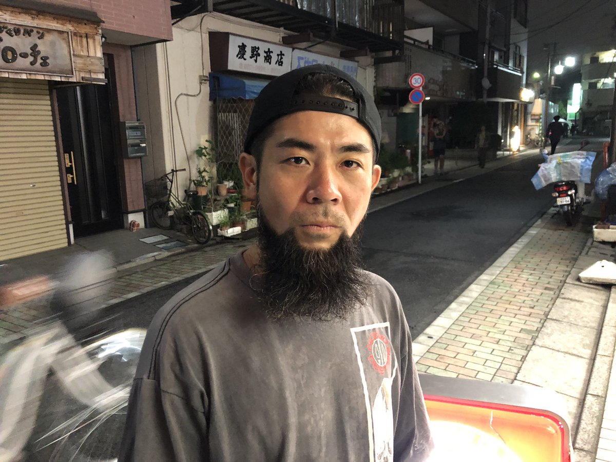 shifteryoshiki's tweet image. 顔が劇画タッチの人と名店の空き待ちしてますw

#gameo