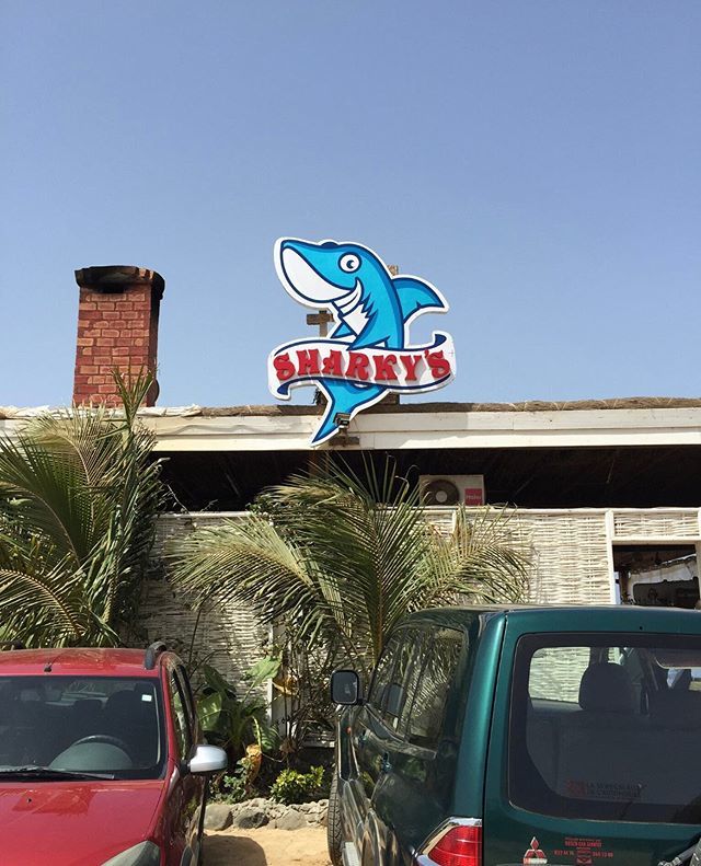 Sharkysdakar's tweet image. VOILÀ — LE TEMP PASSE ON EST TJRS LA. #tbhpost #tb #sharkysdakar #senegal #dakar #amazing #love #life #sun #beach #cocktails ift.tt/2JhJ98D