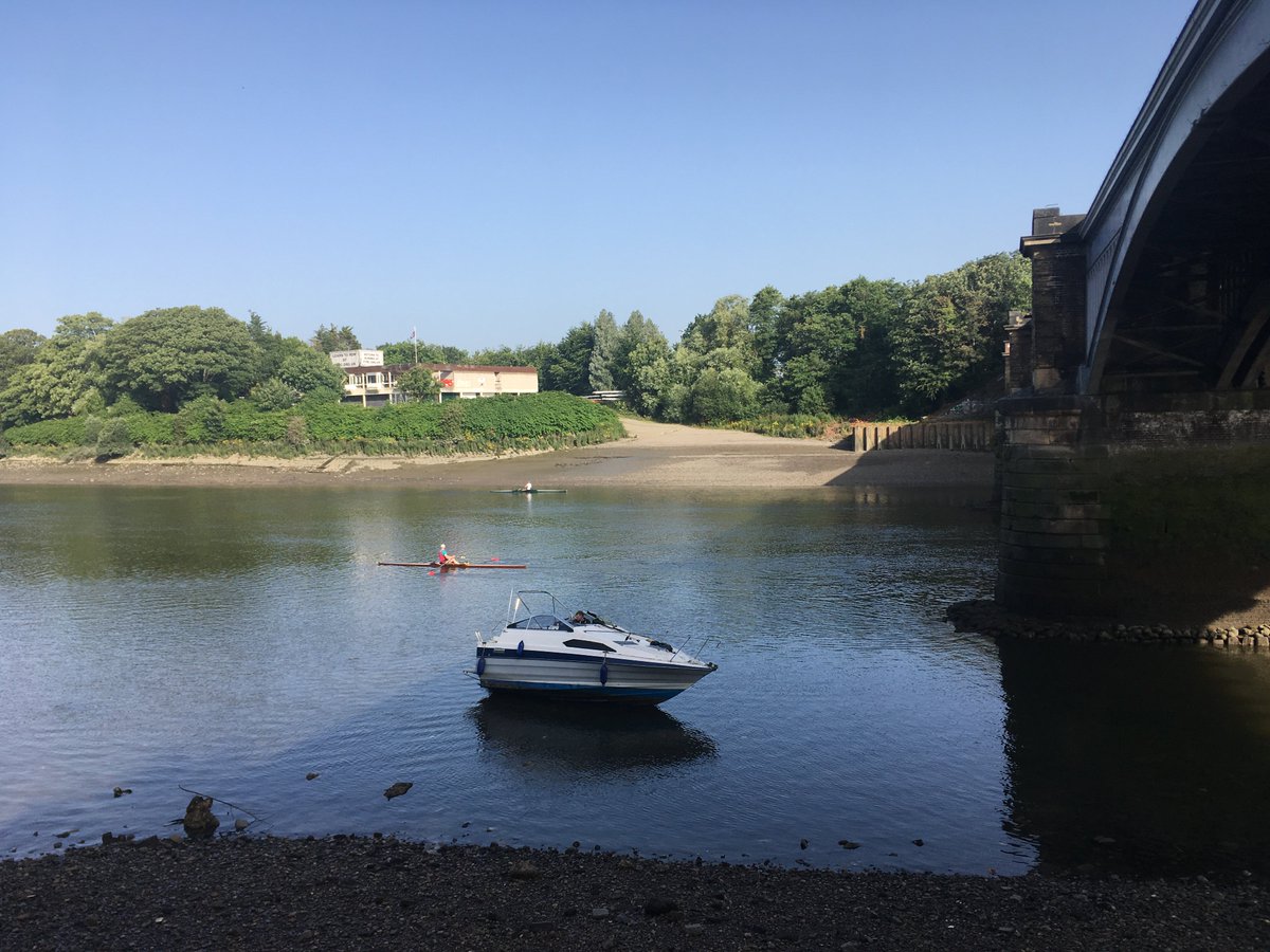 CygnetRC's tweet image. If you're finding @putneyhtc a bit #mainstream, pop up-river and join this t̶h̶u̶n̶d̶e̶r̶i̶n̶g̶ ̶i̶d̶i̶o̶t̶ free-thinker at Barnes Low Tide Club!