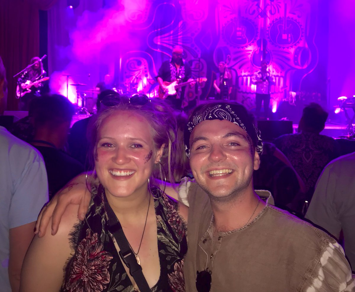 Didn’t stop moving for the whole set - you can see our sweat glistening. Hands-down the highlight of our Friday in @GlastoFest and we were so close! Thanks <a href="/MavericksMusic/">The Mavericks</a> you were a blast 🎪🎸💀