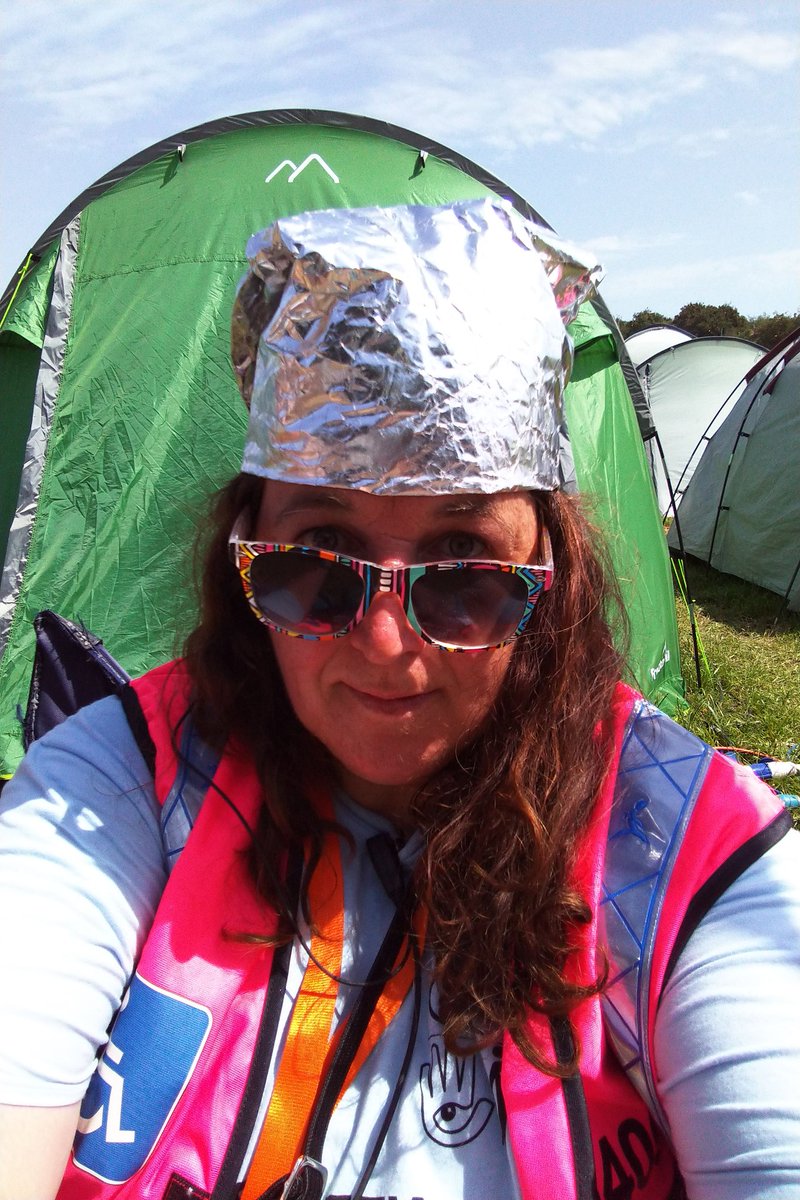 sophsweet's tweet photo. #Glastonbury2019 #hotweather #sunprotection #reflectivehat @GlastoFest campshop have reflective material and campsites have tape https://t.co/MAA1bIkNc5