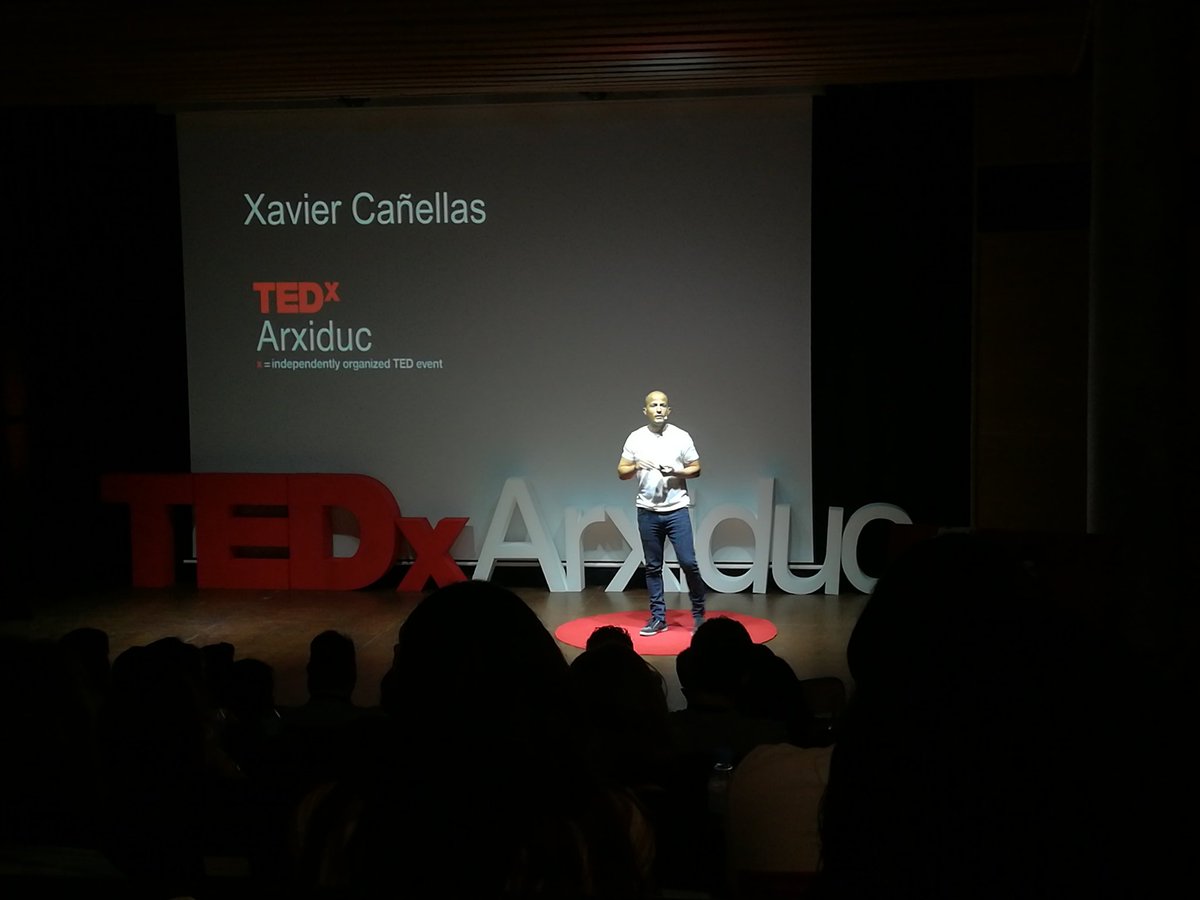 En <a href="/TEDxArxiduc/">TEDxArxiduc</a>  con <a href="/xaviregenera/">Xavi Cañellas</a>   "Nuestra barriga es nuestro primer cerebro"
¿enserio? Pues sí y me está convenciendo 🙌
#TEDx