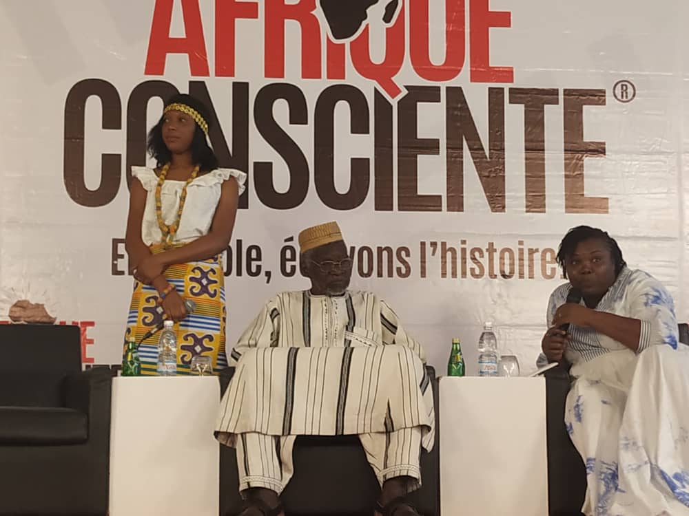 AfriqConsciente's tweet photo. Entretien de M. Yacouba Sawadogo l'homme qui a arrêté le désert, Prix Nobel de la Paix alternatif par Giles Atayi avec Patricia Zoundi comme interprète, #AfriqueConsciente  #VivreNosValeurs #Abidjan2019 https://t.co/xWrO74xIqq