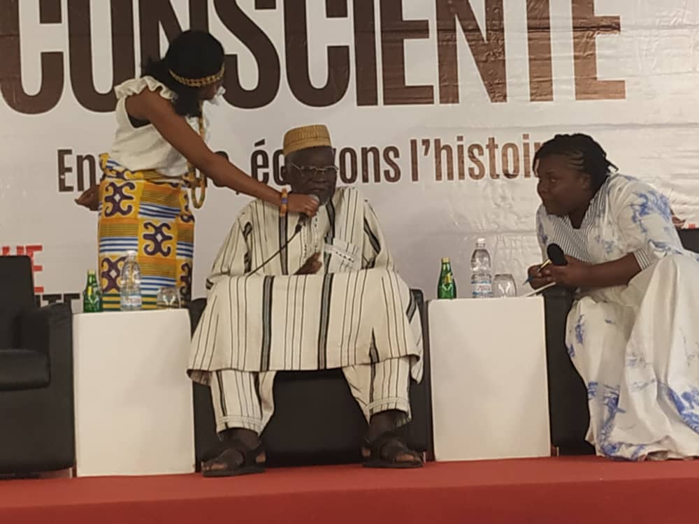 AfriqConsciente's tweet photo. Entretien de M. Yacouba Sawadogo l'homme qui a arrêté le désert, Prix Nobel de la Paix alternatif par Giles Atayi avec Patricia Zoundi comme interprète, #AfriqueConsciente  #VivreNosValeurs #Abidjan2019 https://t.co/xWrO74xIqq