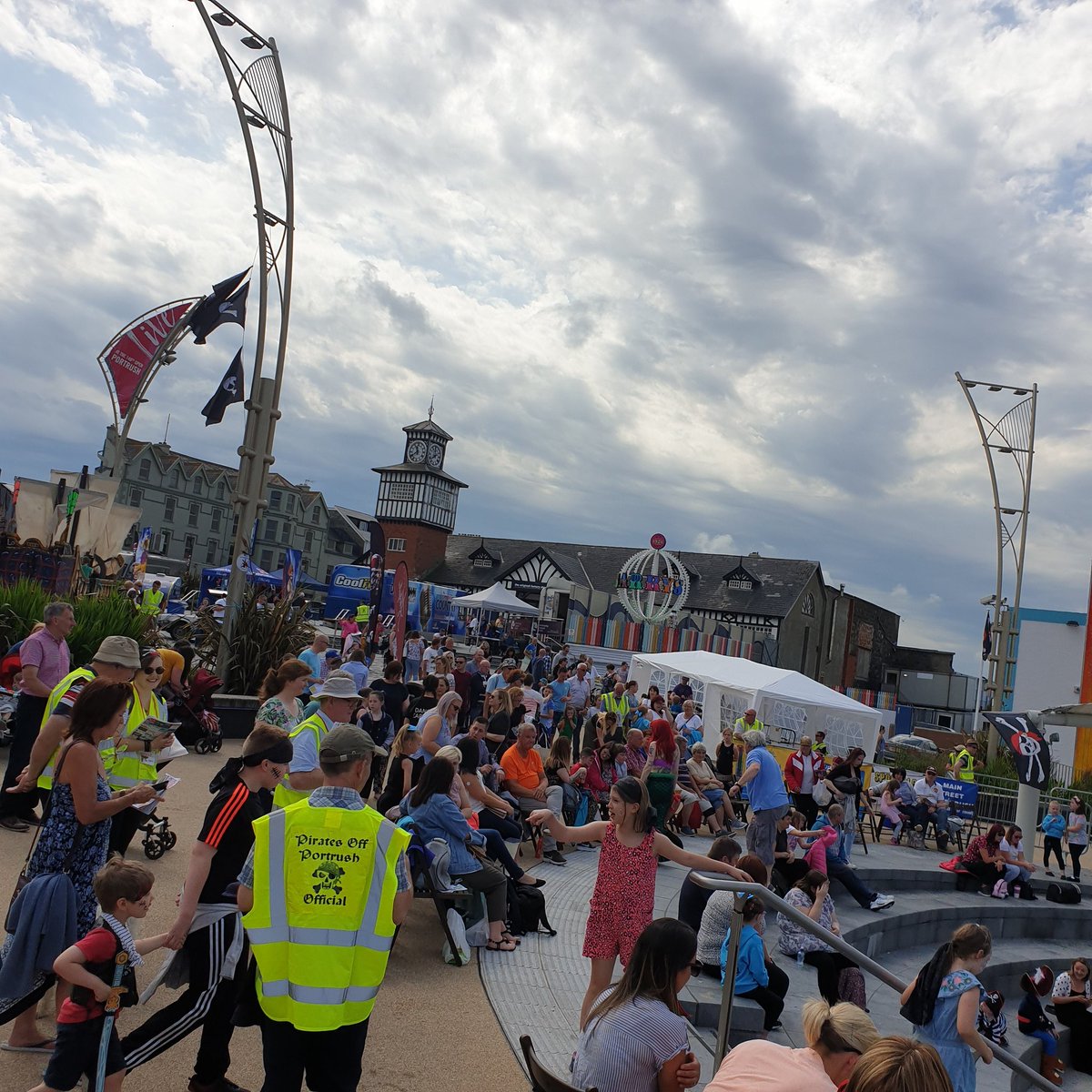 jimmyunited1's tweet photo. #PortrushisOpen
#comeandjointheparty
Har har
@AlanSimpsonNI @loveportrush @VisitPortrush @BarrysPortrush https://t.co/PcdbS0IlNU