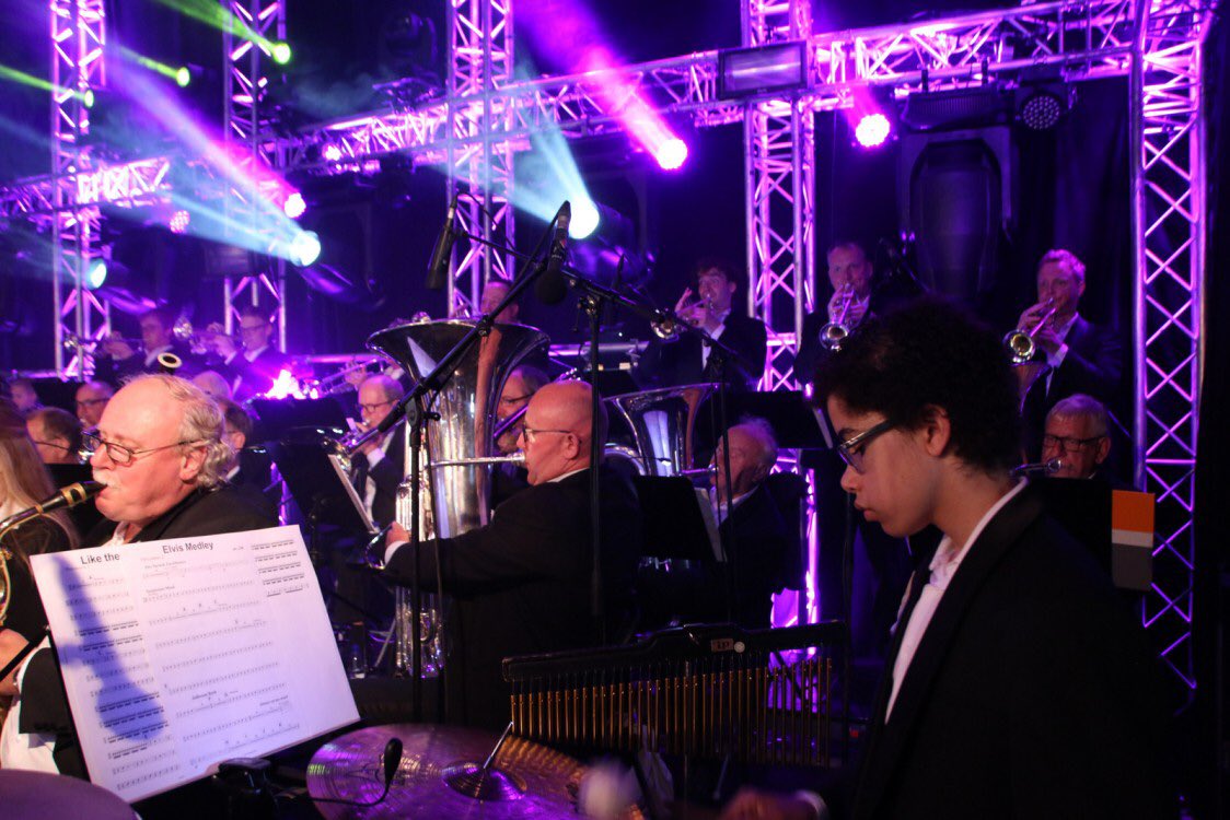 Apollo is er klaar voor! Tussen 16:00 en 19:00 speelt Apollo in De Tent. Ben jij ook bij Apollo’s Familie Festijn? Tot straks!

#apollogoor #wiebloastdetenteinenoet #gsf19