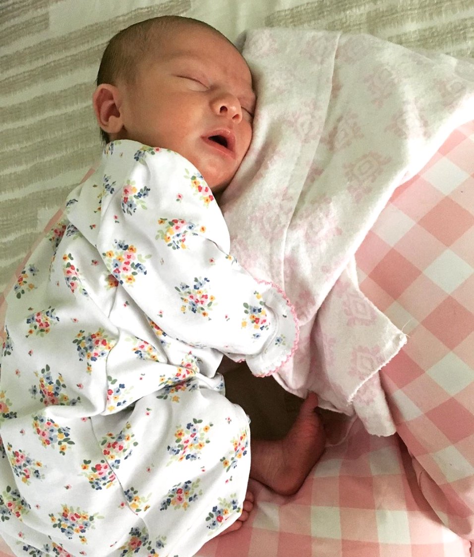 Saturdays are for sleeping in, right? Wishing everyone a weekend full of beauty rest like little Palmer🌸 Thank you <a href="/emilydavenport1/">emilydavenport1</a> for sharing! #kissykissybaby #beautysleep