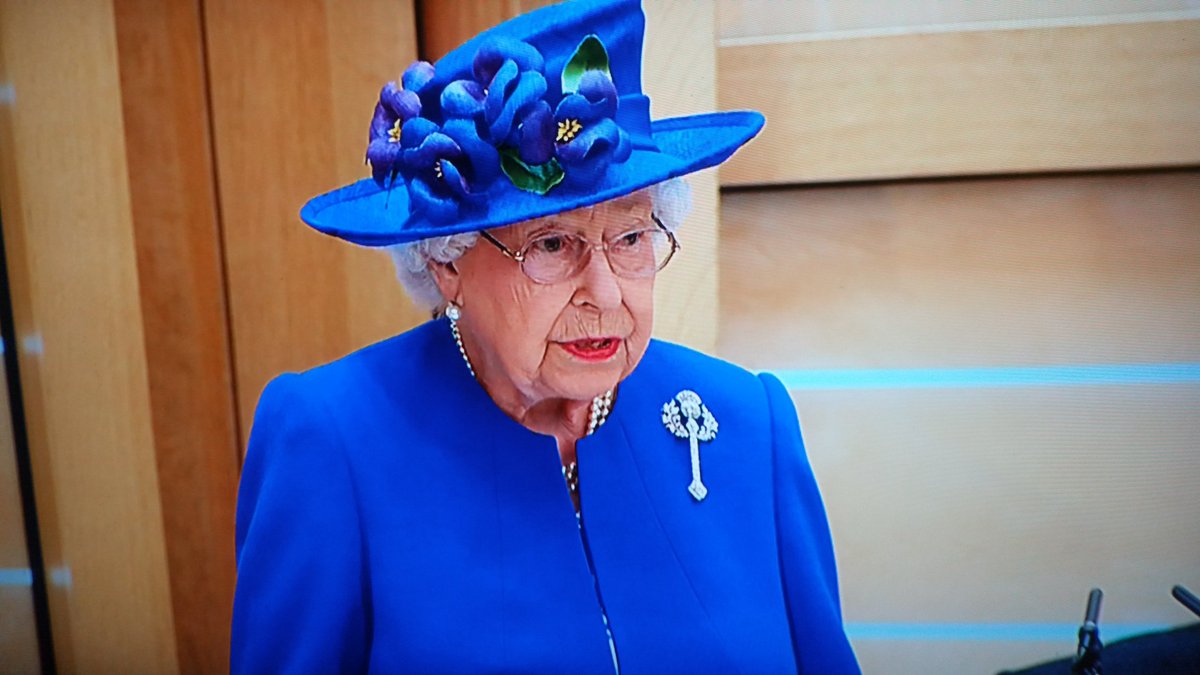 MendipApple's tweet image. The Queen's speech at Holyrood today.

Those clothes.

That hat.

That's no mistake!

#StopBrexit
#StopBrexitSaveBritain
#StopBrexitSaveNHS
#RevokeArticle50
#PeoplesVote