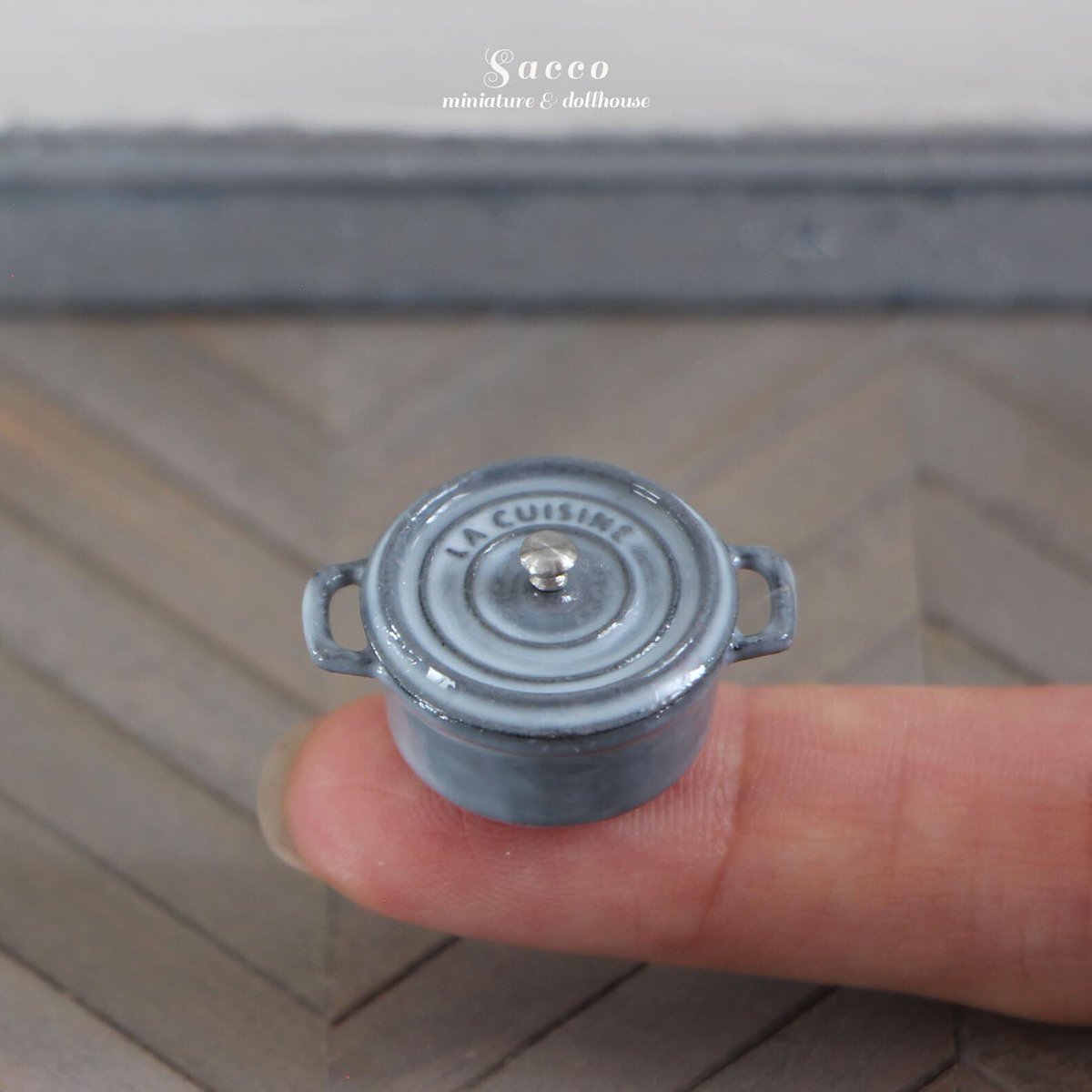 mothhmemecoin's tweet photo. グレーカラーも作りました。
#Castingpot #miniature
#ミニチュア #ドールハウス https://t.co/LisXiGwrYE