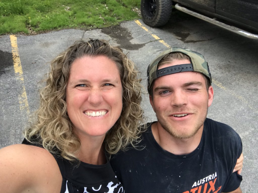MrsRChambers's tweet photo. It was another great year and I was so happy to see our amazing grads cross the stage.  I will you all. *Due to the new set up of grad I wasn’t able to get to everyone 😢. Good luck!!  And look who I found later in the day!?!? https://t.co/ymbveZFEUy