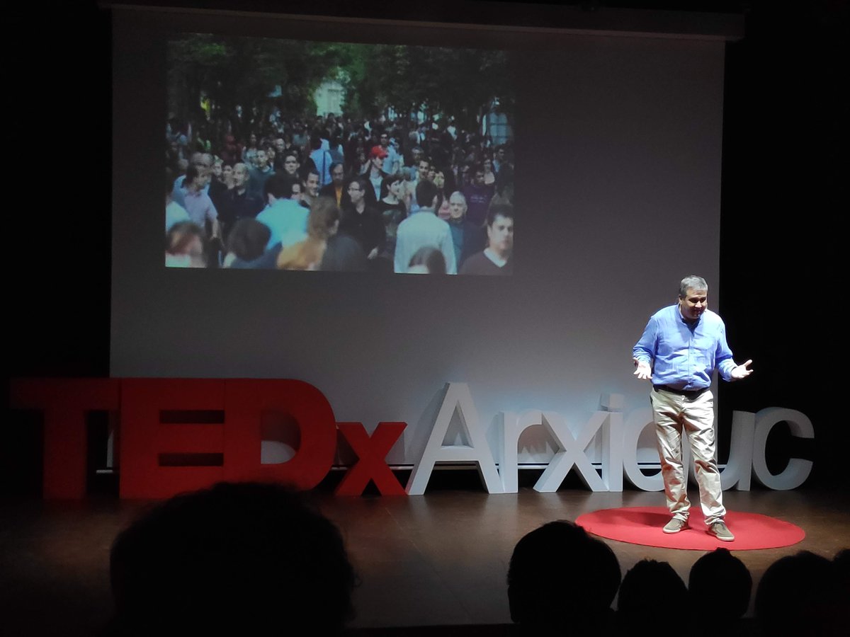 Finaliza <a href="/cesar_llorente/">César Llorente-López</a> con un llamamiento general: 
¿Sabes dónde puedes aportar VALOR? ¿Estás aportando VALOR realmente donde estás ahora mismo?

#TEDxArxiduc #TEDx #Talento #Valor