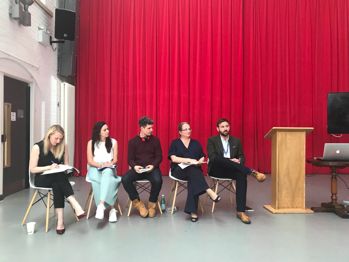 Claire_Heald's tweet image. Reading with children and reading to children are essential says ⁦@MrsTMBlake⁩ #InspiredEnglish #EnglishKnowledge