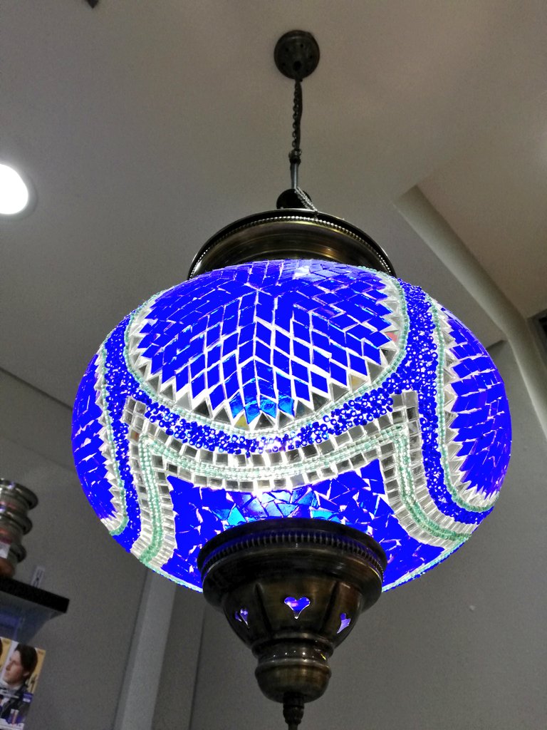 NishyWezSyd's tweet photo. @MTNza #CameraDay #CaptureYourPulse #Challenge6 I love patterns & funky colours, a cool lighting feature, a plant, a cool mosaic mural at a restaurant and an wall art @SUNCOASTDurban #YourPulse @MTNza #RewriteTheRules of photography with @HuaweiZA #WIN #FingersCrossed #WhylimitYourself https://t.co/uiVmrUzogR