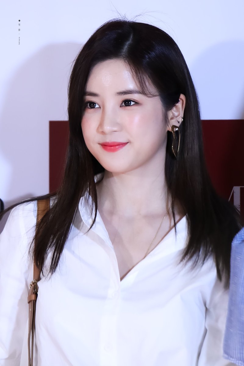 firstspring_313's tweet photo. 190528 0.0MHz VIP 시사회 포토월 UPDATE!🌸
롱나잇 보내세요~!

https://t.co/95ojKgofgz

@Apinkpcr
#에이핑크 #박초롱 #초롱 #チョロン
#Apink #ParkChorong #Chorong https://t.co/j9amigxuNE