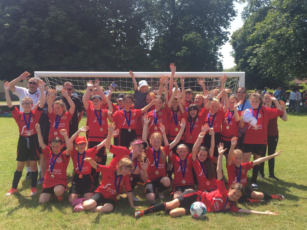 Fantastic morning of football at the Chalfont Festival. 28 girls (5debutants) representing <a href="/FlackwellG/">Flackwell Heath Minors Girls</a> U12s section this morning playing in 3 teams. Some fantastic football played by all. Great way to end the season. Awards day next Sunday 👍🏻👏🏻⚽️🔴⚫️🔴⚫️🔴⚫️😀