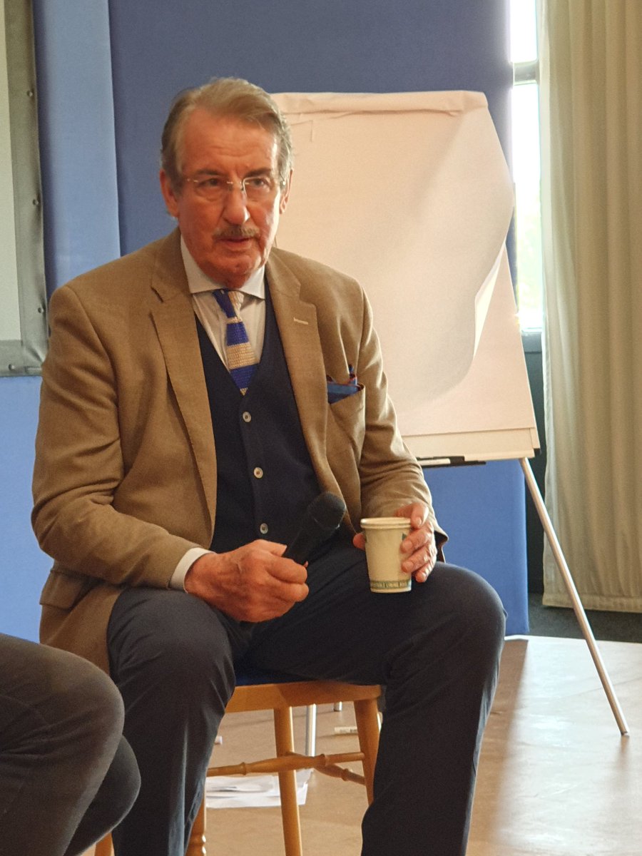 DragonEmbers's tweet photo. .@BeingBoycie (John Challis) at #DriffieldComicCon https://t.co/vzXVJA8qcd