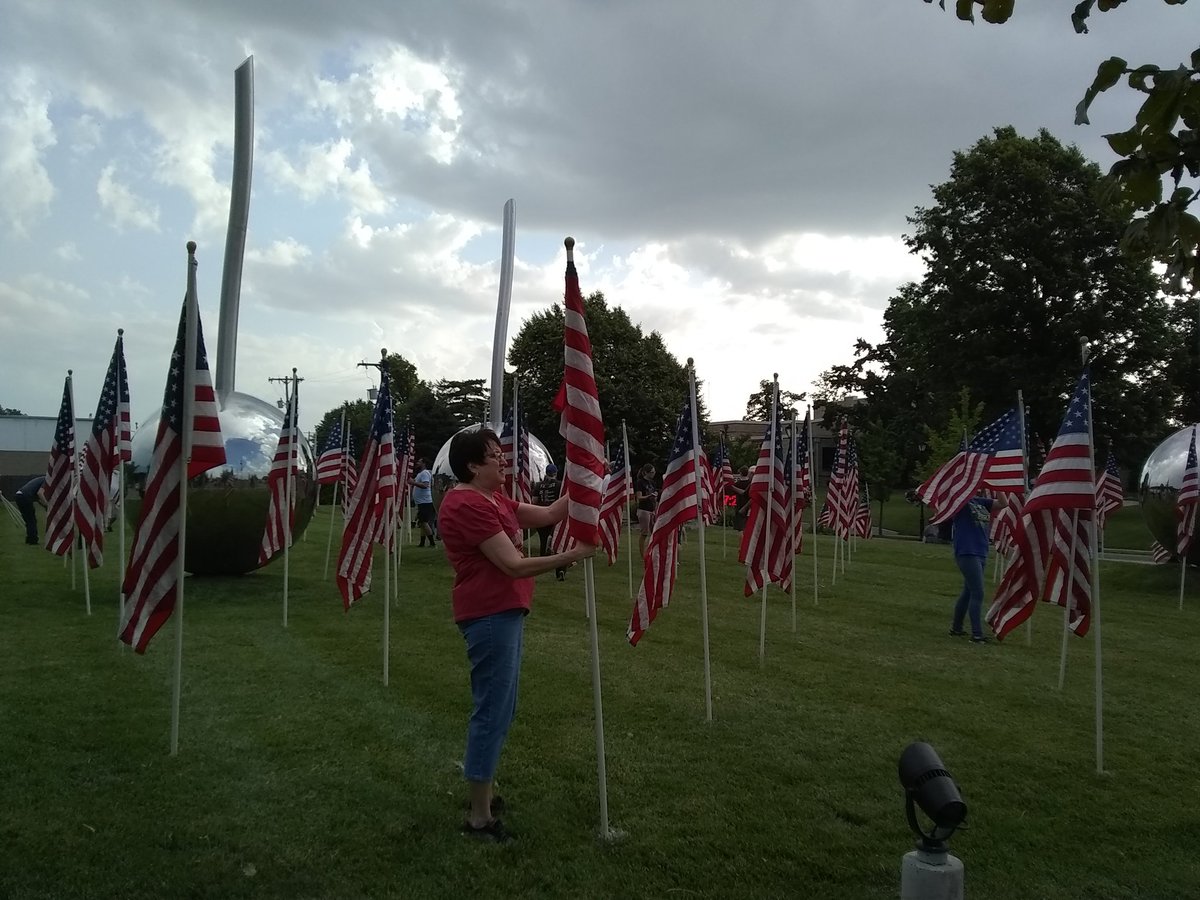 ColleenBoeding's tweet photo. It's happening fast @flags4freedom @MerriamKS #4thofJuly https://t.co/SmN7oLqiUw