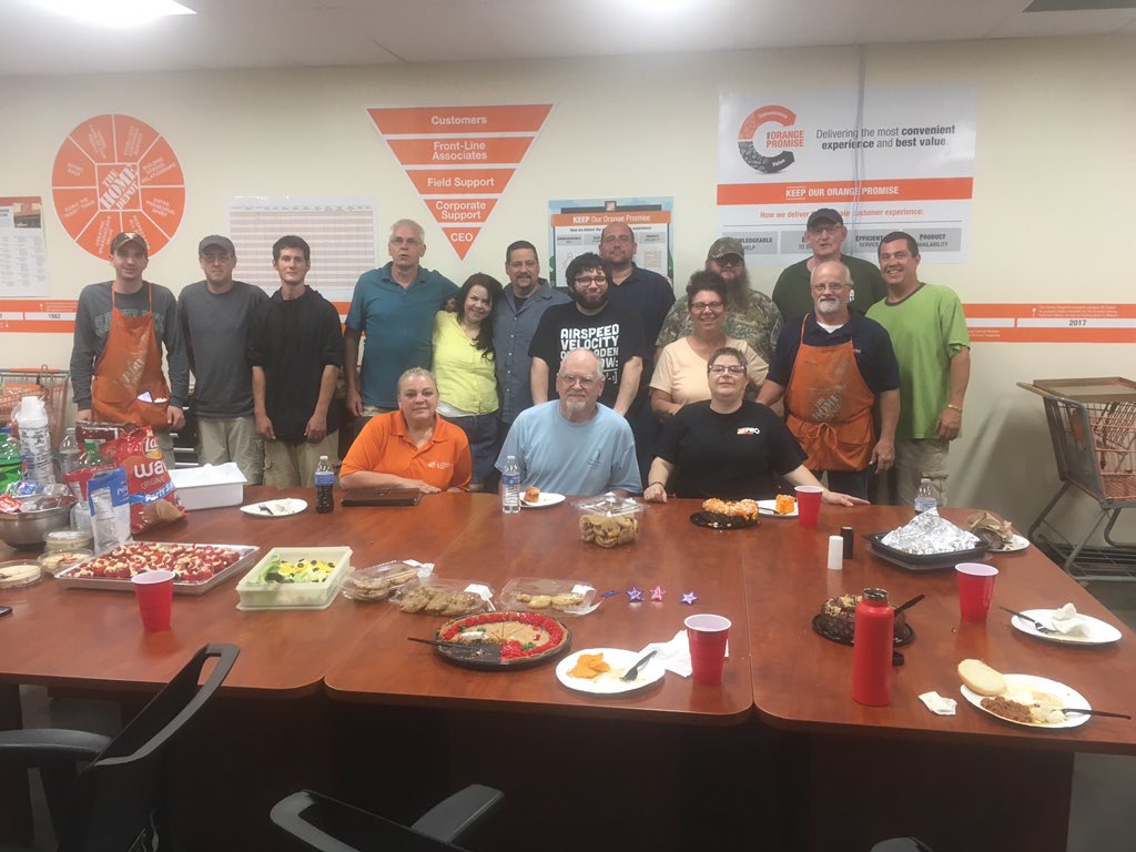 A little food shared between MET and store side associates celebrating their teamwork. Thanks to everyone for the great food you provided! <a href="/VicRangel2/">Vic Rangel</a> <a href="/DougBishop44/">Doug Bishop</a> <a href="/mag2ny/">Margaret Grillini</a> @Craehn