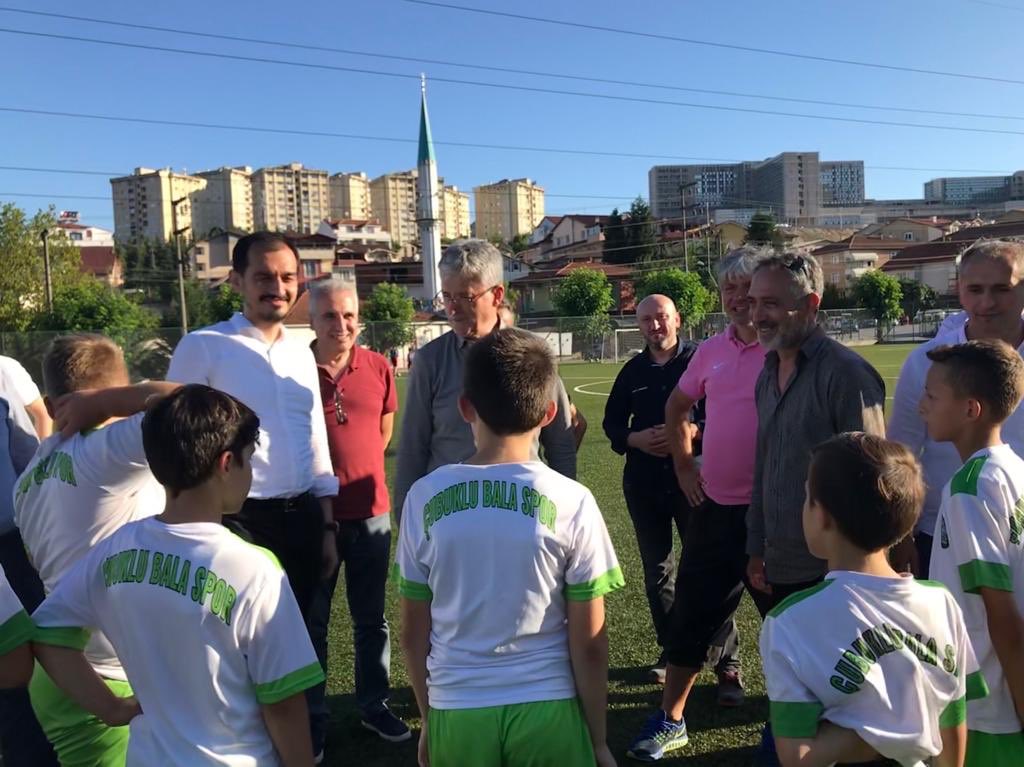 📍Gençlik ve Spor
Hasan Doğan Spor Tesislerini ziyaret ederek çocuklarımızın gelişiminde önemli rol olan spor faaliyetlerini yakından takip ettik.
<a href="/ellibes_mehmet/">Mehmet ELLİBEŞ</a> <a href="/avaliguney/">ALİ GÜNEY</a>