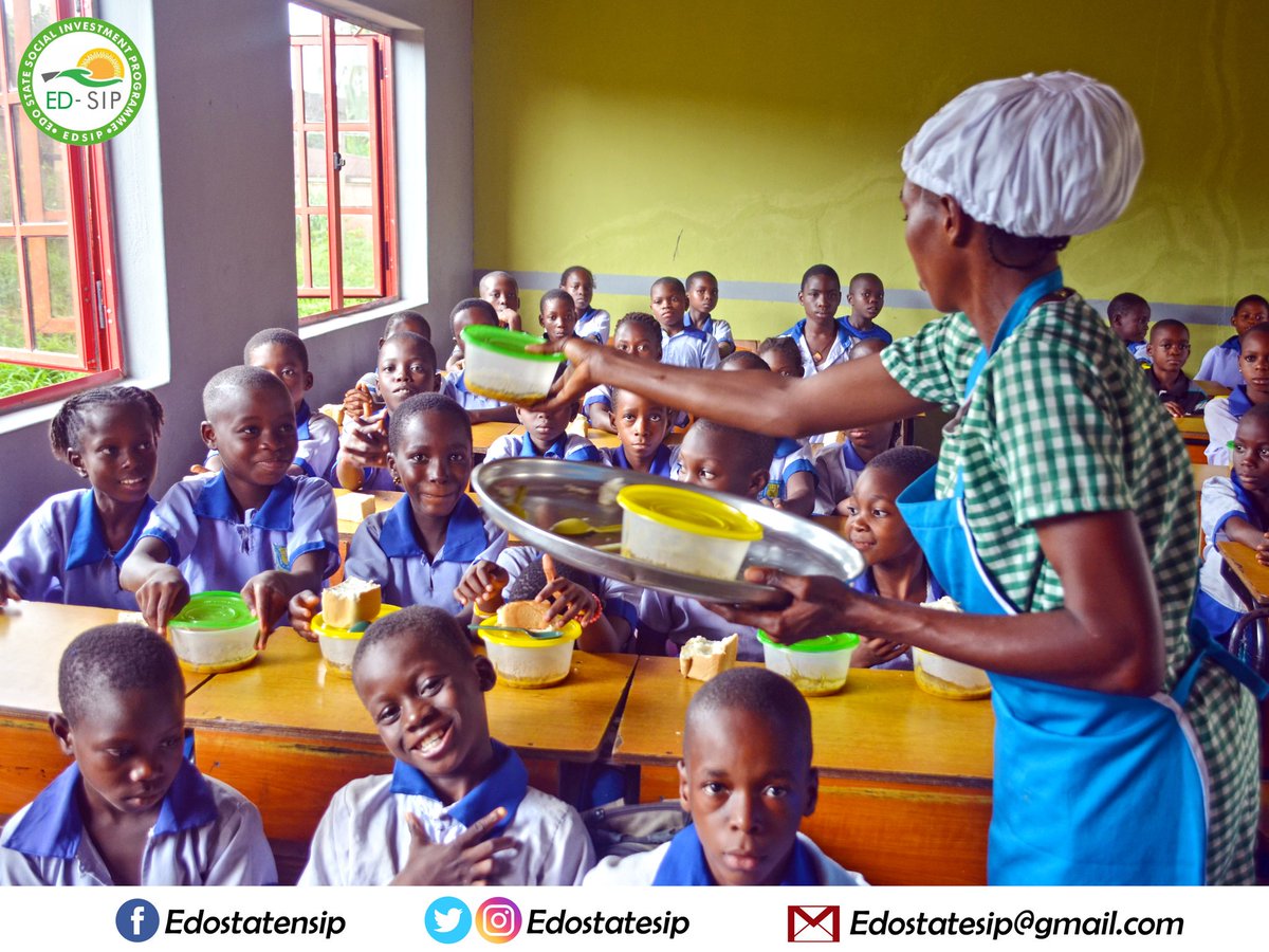 EdoStateSIP's tweet photo. Some photos from the Monitoring and Evaluation team on a routine visit to inspect the meals being served to the pupils of Obaseki Memorial Primary School, Orhionmwon LGA. Edo state during Lunch.
#nsip
#nsio
#edsip
#nhgsfp
#edhgsfp
#mealplan
#onebalancemealdaily
#nutritiousmeal https://t.co/2tv2UFyYki