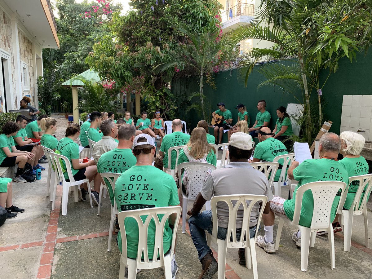 drmissionteam's tweet photo. Week 1 of DRMT summer 19 is up early and worshipping the Lord before heading out to serve! #DRMT19 https://t.co/tVmtiY3KRT