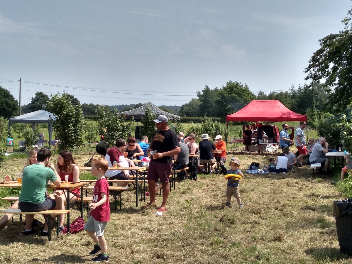 B_forButterfly's tweet photo. All ready and raring to go! #altrincham #funinthesun #partyattheorchard #cheshire #kidscrafts #books @StubbornMuleBru @beachesofmcr @smokefireflame1 @thecurryden @Dunhamciderman https://t.co/4K3Cp8UEvB
