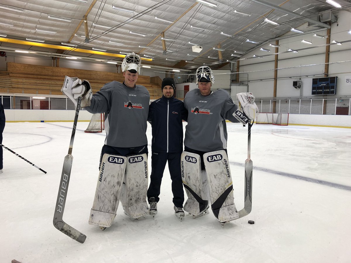 Vi tackar #Målvaktsverkstan2019 för en fenomenal uppladdning inför säsongen 19/20🏆💥⭐️🧘‍♂️🙌🥅 @gunnarsson37 #hv71 @ostmanvictor #chicagosteel 
Grymt arrangerat som alltid av @zlipzen &amp; <a href="/erikashoka/">erikashoka</a> och Superförstärkt mentalt av @andyswardofficial @andyswardprivate 🕵️‍♂️🧘‍♂️💙