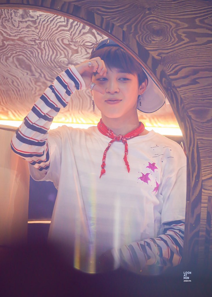 omarsjimin's tweet photo. jimin doesn’t age https://t.co/BOKTa5X2Jk
