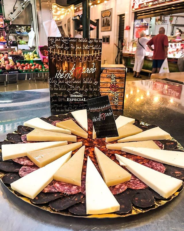 ¡Totalmente evocador!
#Ibéricos, #quesos y #mercado
#pasionporlosibericos
#pasionporelqueso
#pasionesdemercado
#ibericolovers
#cheeselovers
#marketlovers
#marketfood