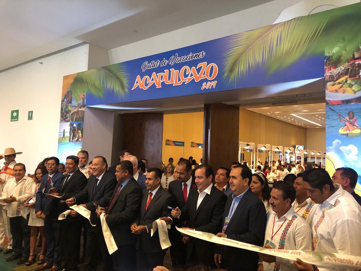 FideturAcapulco's tweet photo. Corte de listón y palabras de bienvenida en el outlet de vacaciones #Acapulcazo CDMX 2019 https://t.co/6B1UG54hIh