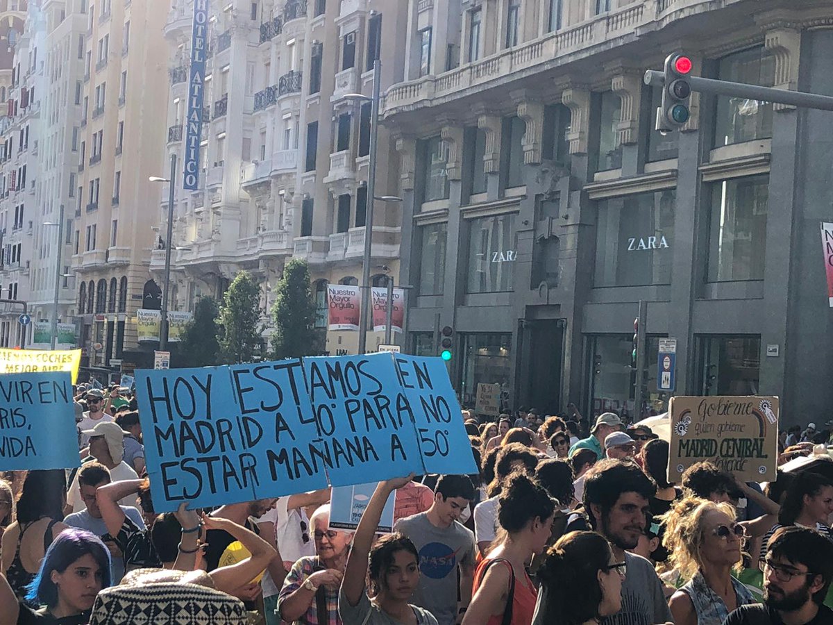 demadridcentral's tweet photo. "Hoy estamos en Madrid a 40° para no estar mañana a 50°" #MadridCentralSeQueda #MadridCentralEsSalud https://t.co/sn7OrgWrIO