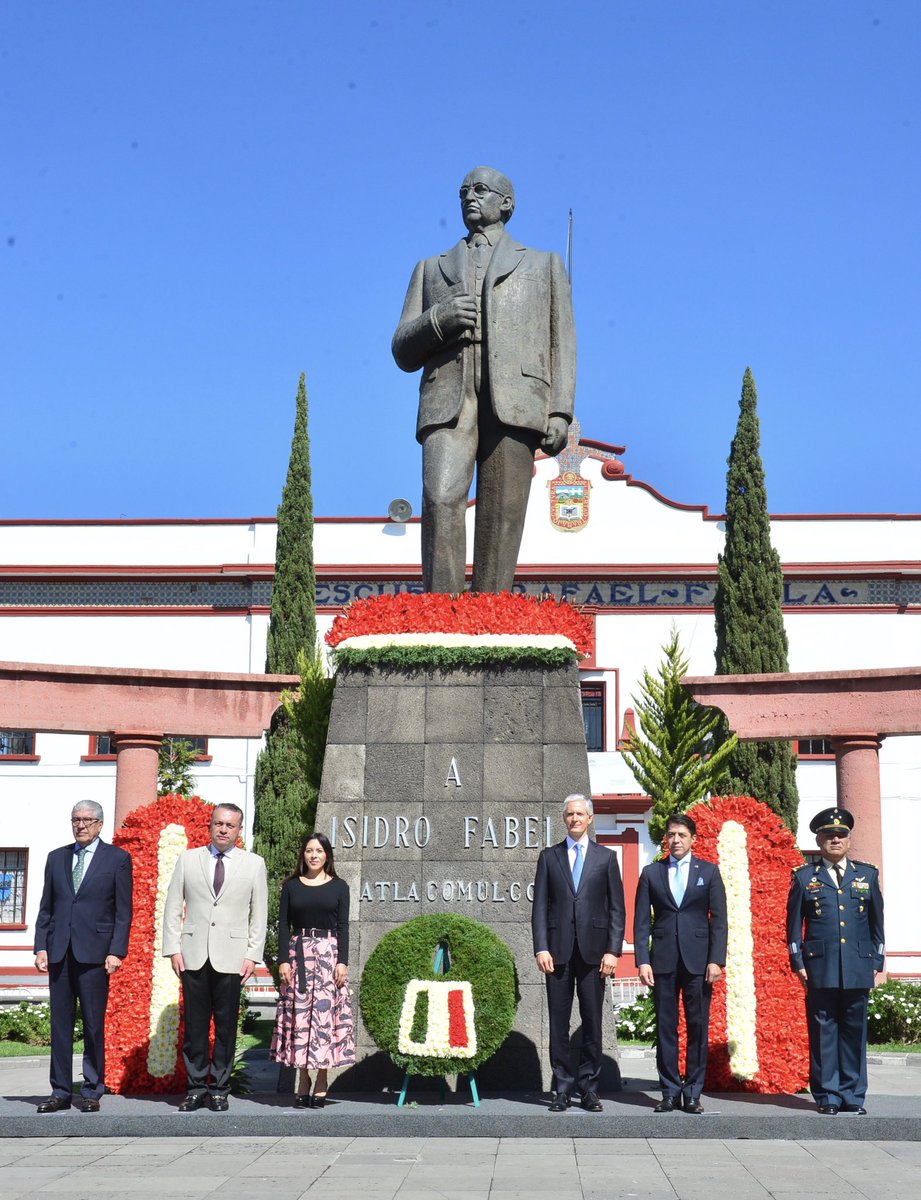 alfredodelmazo's tweet photo. Conmemoramos el CXXXVII Aniversario del Natalicio del Lic. Isidro Fabela Alfaro, Ex Gobernador del #Edoméx, en #Atlacomulco. https://t.co/sPlD8NbPkw