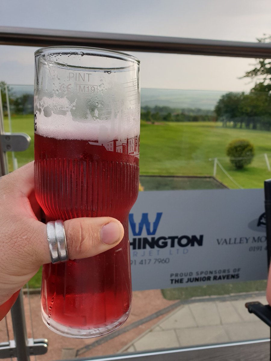 Only1DavePeters's tweet photo. Swapped the keeper gloves out for the golf glove, 18 holes done and didn't kill anyone 😂😎💪🏻 https://t.co/35zHcGHjYg