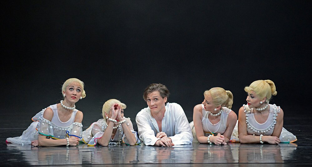 Jamie Bond tweet media