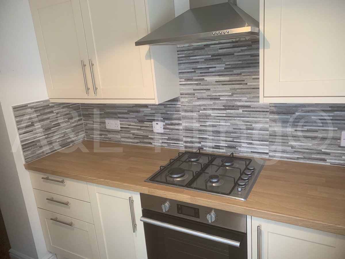 aoclements's tweet photo. Kitchen splashback completed today using adhesive from @NCTilesAndBath Cardiff and @MapeiUKLtd Manhattan 110 grout and silicone and all wiped clean with @BigWipes #NCProject #mymapeiproject https://t.co/5Ntu2d1IWL