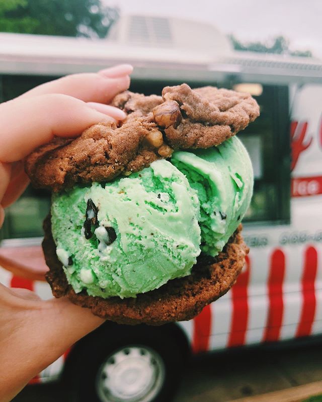 Gonna be a “blast” at Blast Over Bullard tonight 💥🇱🇷🧨
5-10pm at Bullard High School
⠀⠀⠀⠀⠀⠀⠀
#BlastOverBullard #BlueBell #BullardTexas #TylerTexas #DessertTruck  #FoodTruck #EastTexas #ETX  #PokeyOsTyler #GlutenFreeOptionsToday ift.tt/300JfbA