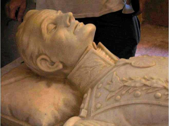 dra_rainajim5r7's tweet photo. Bolívar Libertador.-
Perseguido a mansalva por vil delación; 
ni tu frágil cuerpo, ni tu clara mente,
imaginaron la brutalidad de la traición. 
Te nombraron  por tu acción: demente
Débil y triste cumpliste tu misión,
con orgullo te llamamos: EL LIBERTADOR. https://t.co/CAwtbeWxAH