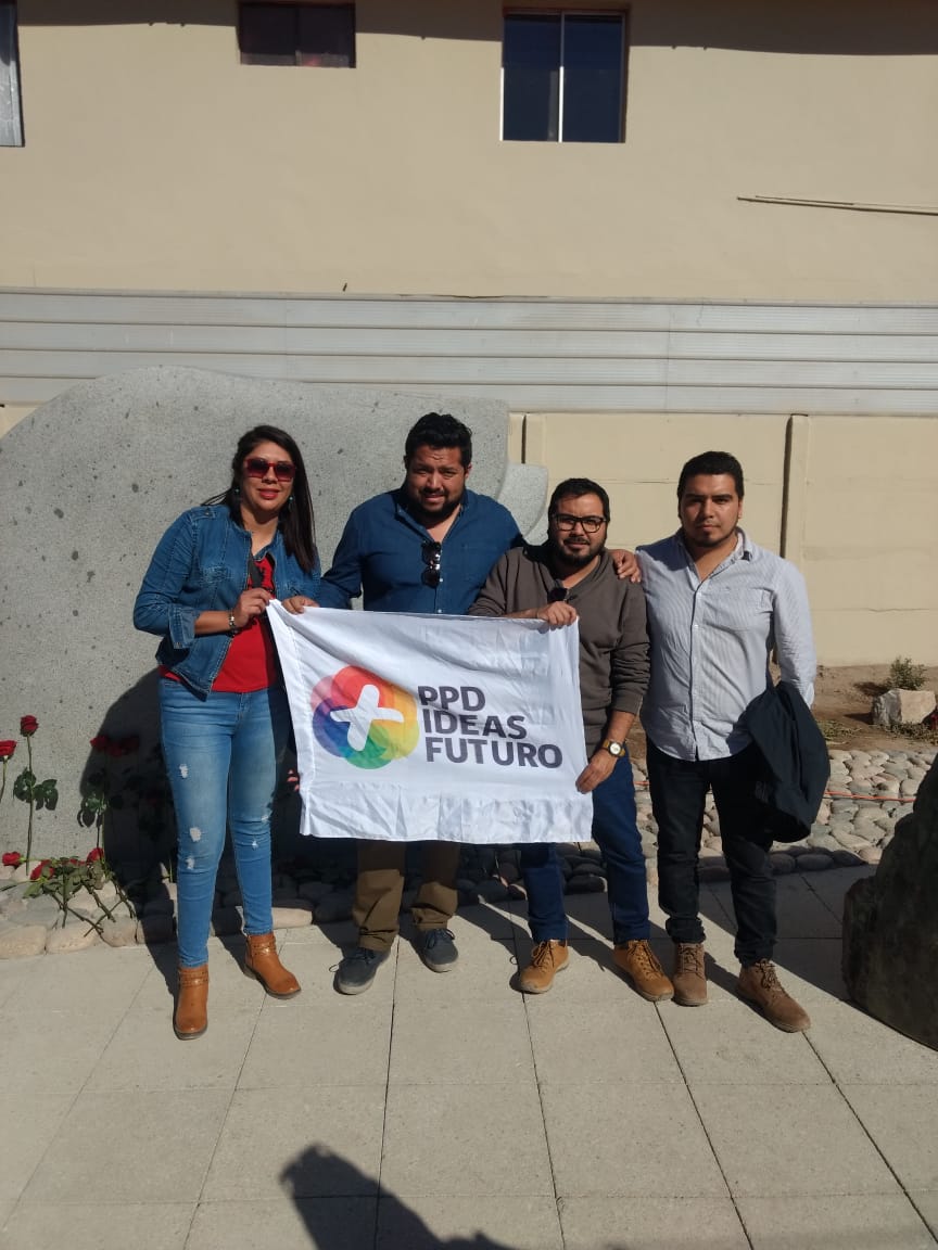 PPDAtacama's tweet photo. Hoy estuvimos presentes en la inauguración del memorial de victimas de la dictadura en #TierraAmarilla. #PPDpresente https://t.co/HBu5qLKsaA