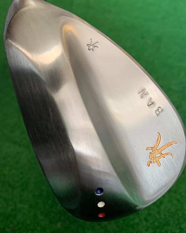 Joey3108's tweet photo. The final magical wedge look! @shinnyboy27 newest addition WITB! #customgrinds #getfitted #doitrightthefirsttime #thebestmoneycanbuy #custombuild #highperformance #lookthatkills https://t.co/8mafeldbZ4 https://t.co/ffQpdW6tfY