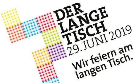 Sascha1982wtal's tweet photo. Ich bin dann mal was raus die Sonne ist weg
90 Jahre #Wuppertal #LangerTisch https://t.co/bv6qdq2lKh