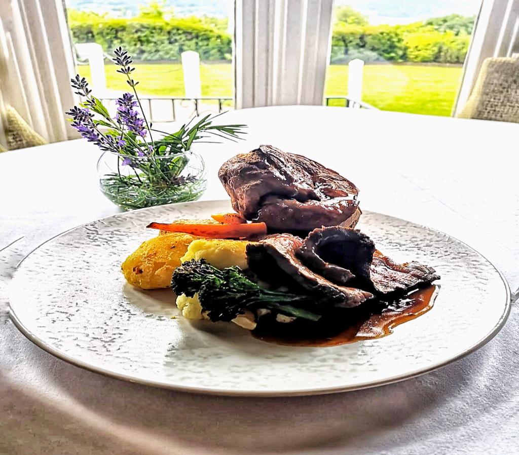 Sunday lunch with a view?

Why not join us tomorrow between 12pm and 2pm for a delicious 3 course lunch.

£37 per person for three courses

Call us now on 0153932375 to book your table.