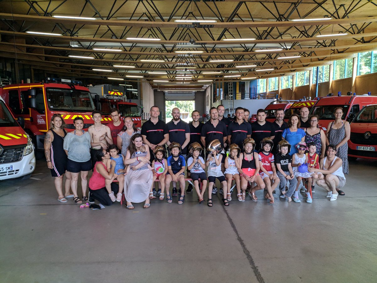 Fa1con74's tweet photo. #Moitoinousensemble74 au CS #Bonneville une association d'enfants souffrant d #autisme passe quelques heures en compagnie des #pompiers @SDIS_74 @Dep_74 @MartialSaddier https://t.co/meWBUStKfi