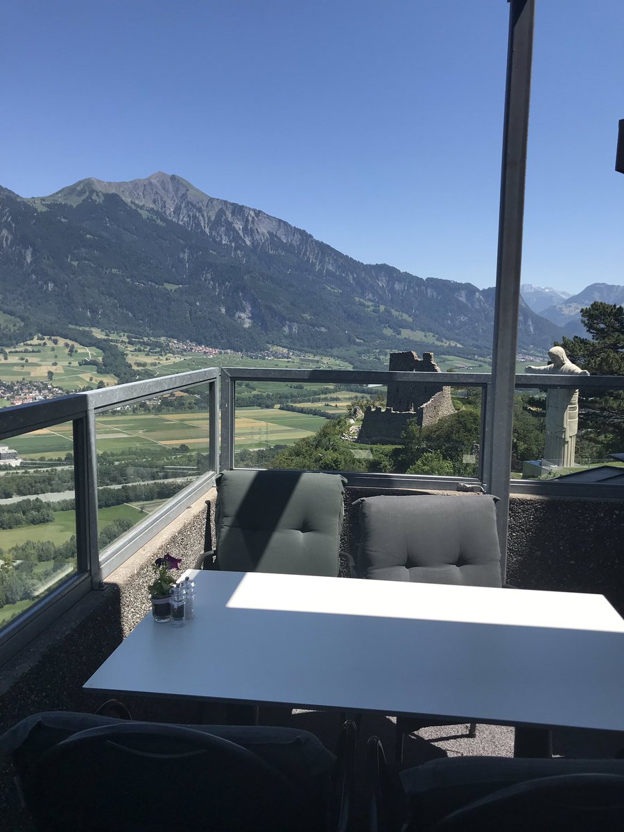 chica_twopatch's tweet image. Aussicht von Schloss #Wartensteim #Pfäfers #StGallen #Sarganserland #Schweiz