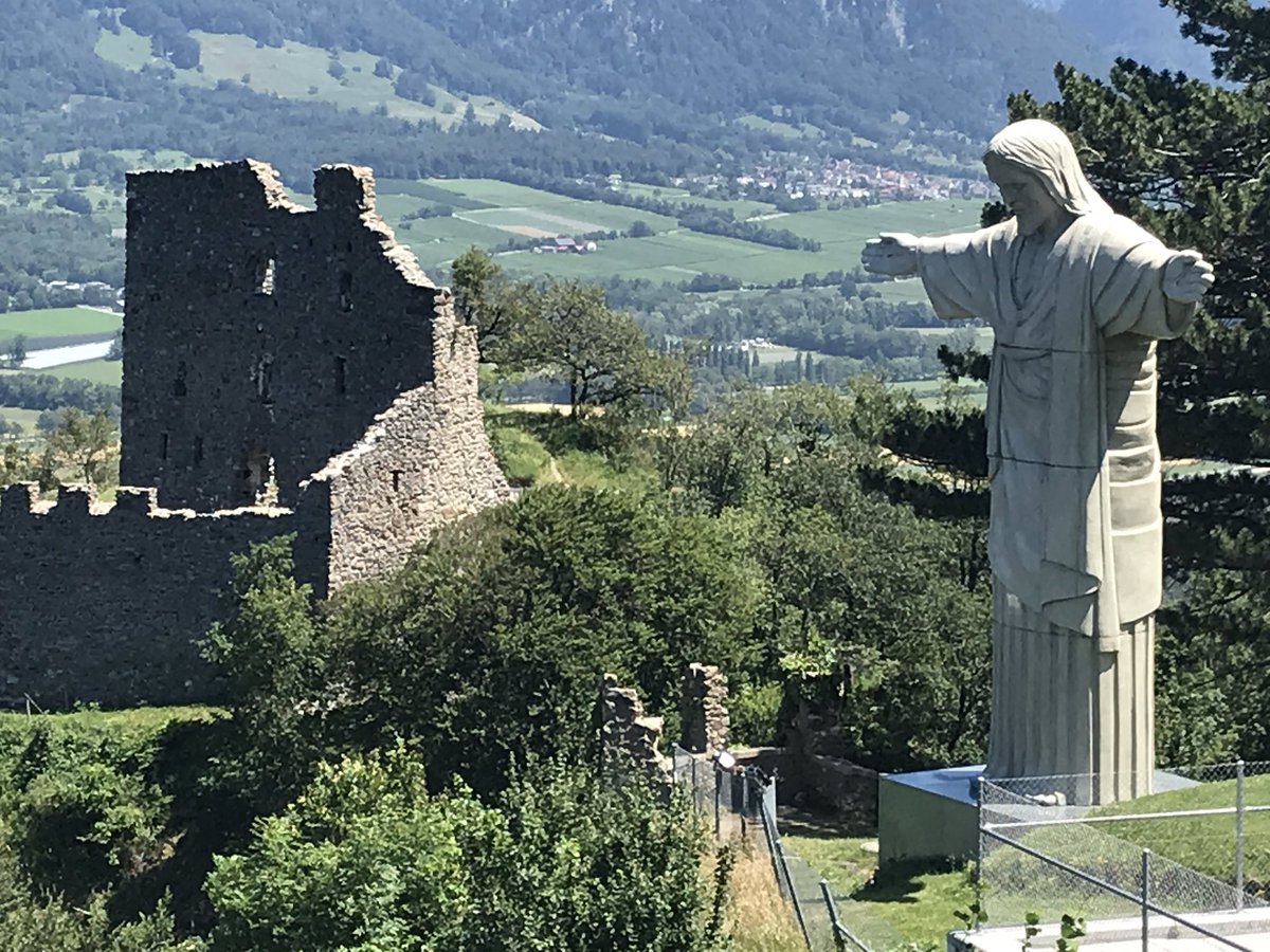 chica_twopatch's tweet image. Aussicht von Schloss #Wartensteim #Pfäfers #StGallen #Sarganserland #Schweiz