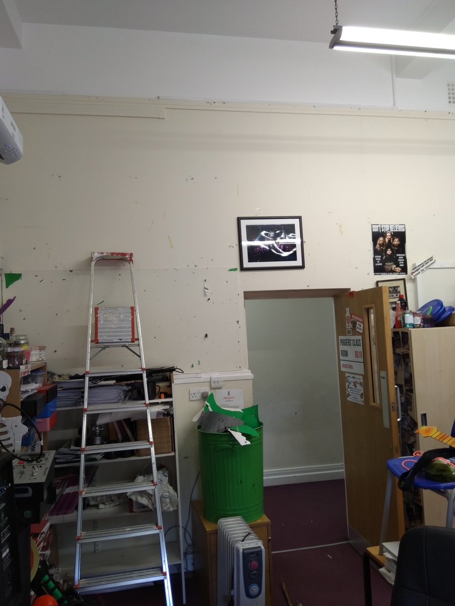 Cheam_Drama's tweet photo. The Exodus from this old friend of a room begins!! Promise, it has started!!! @Cheam_Drama @Cheam_English @CheamSchool https://t.co/3I3V9xAR1s