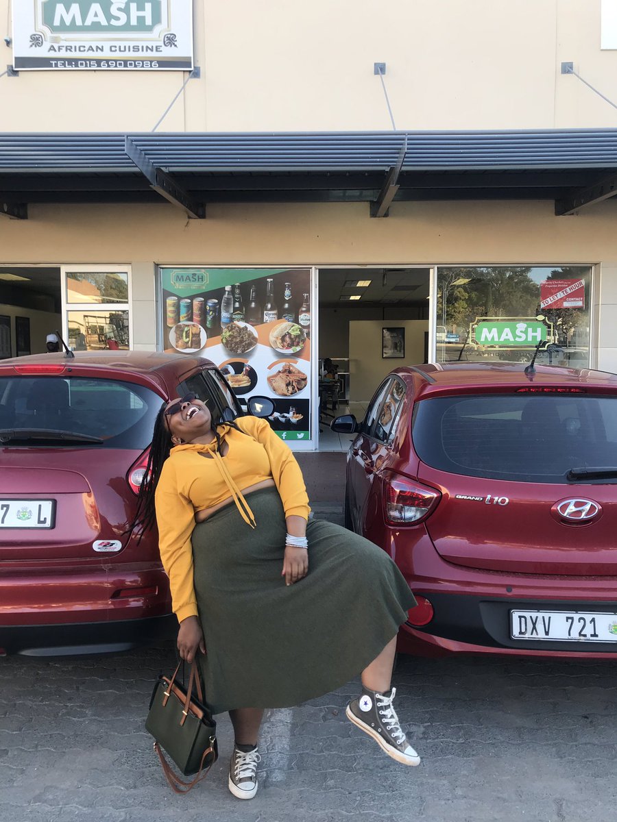 Khazi_Rinae's tweet photo. Saturdaying💕🌸
#GirlsWithLocks
#FatGirlsRockingCropTops
#SelfLove https://t.co/bQeAPr4obG
