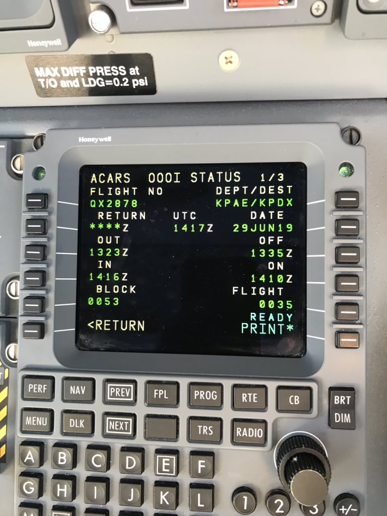 kyleriley's tweet photo. Hand flew from Paine Field to Portland this morning. Auto throttles and flight director off for approach & landing. #Noautopilot #Goodstarttotheday https://t.co/p0XoB23mvk